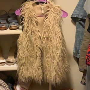 Faux fur vest, tan